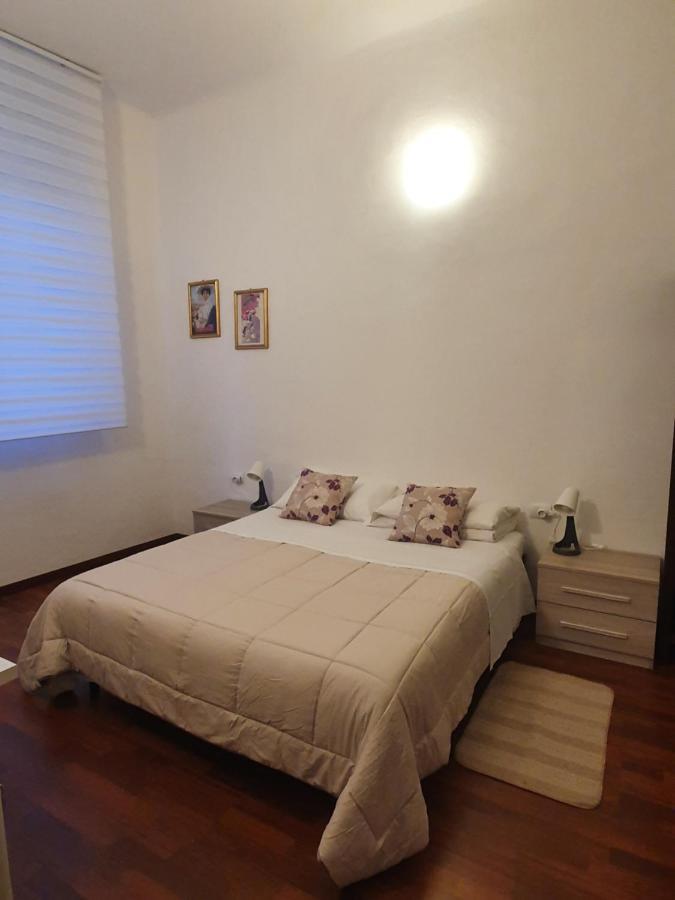 Arena Suite All Comforts - With Free Parking Garage Per Qualified Rate - Con Parcheggio Incluso Per Le Tariffe Qualificanti - Metro Verde Greenline Moscova Milán Exterior foto