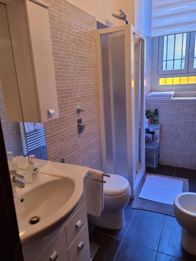 Arena Suite All Comforts - With Free Parking Garage Per Qualified Rate - Con Parcheggio Incluso Per Le Tariffe Qualificanti - Metro Verde Greenline Moscova Milán Exterior foto